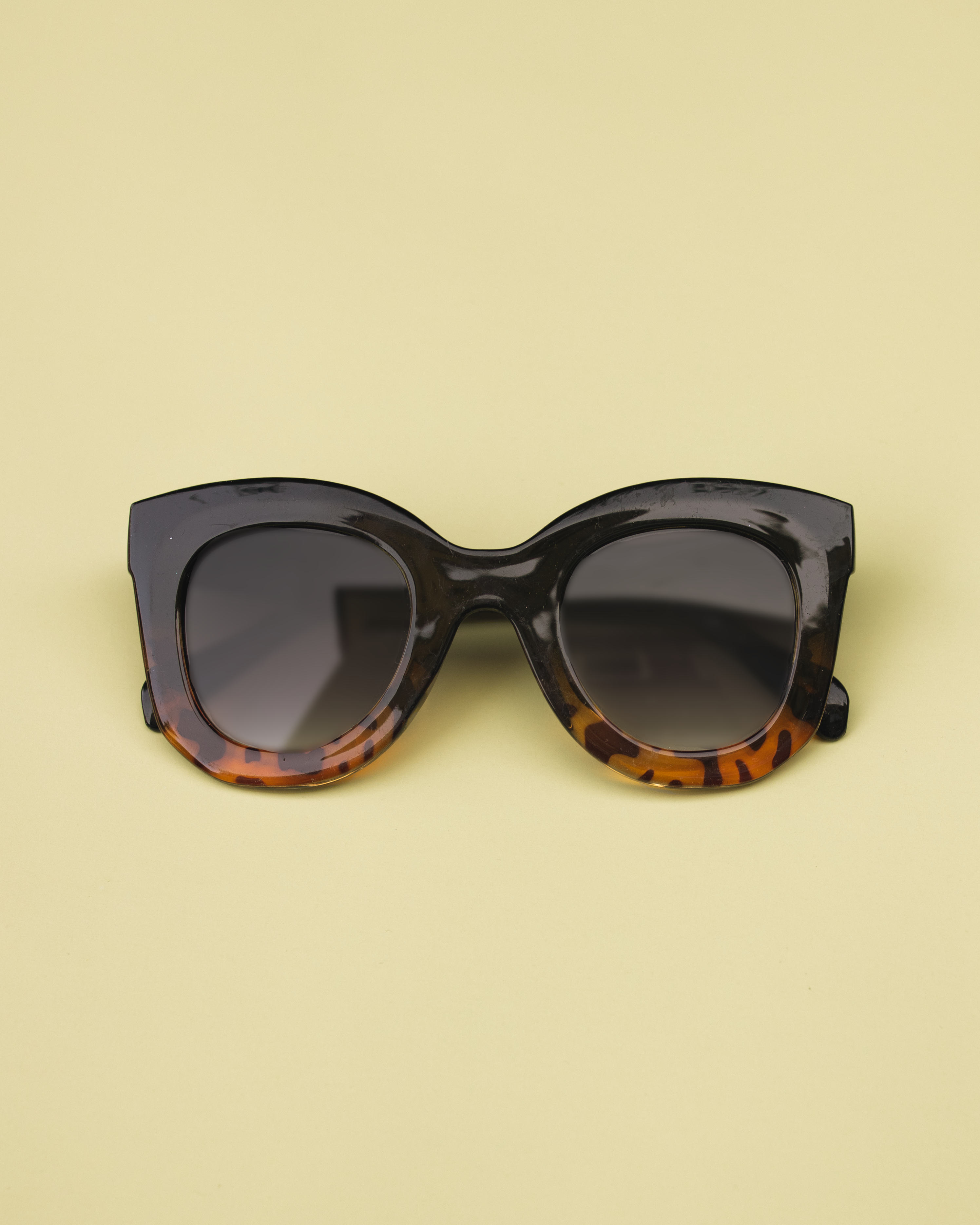 Fifi Fun Sunglasses in Tort