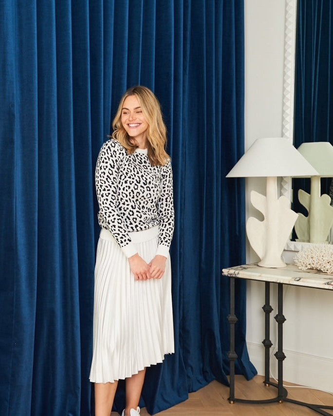 Animal Knit - White Neck